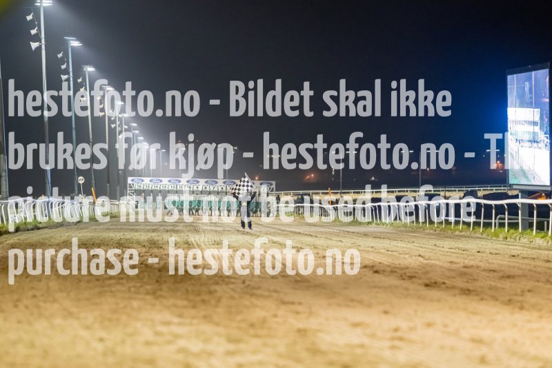 20221027-193708-DSC_1753