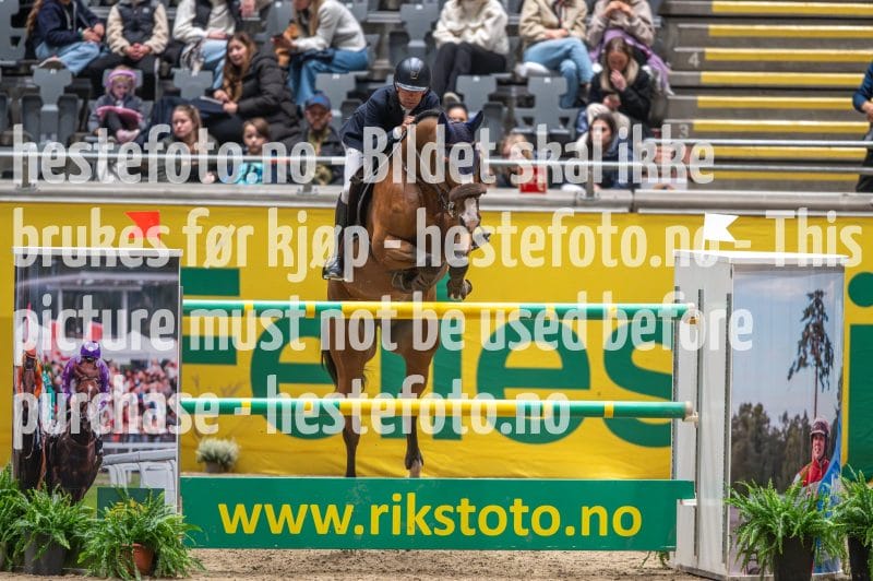 20231014-213744-218N-DSC_2579