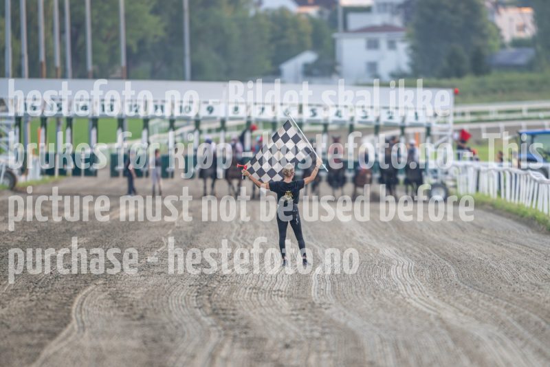 20240905-193704-DSC_3760