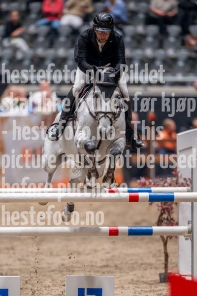 20241018-213802-2024-10-18-21-38-02-16-NIKON-Z-9