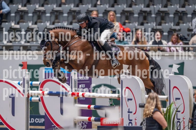 20241018-214742-2024-10-18-21-47-43-74-NIKON-Z-9