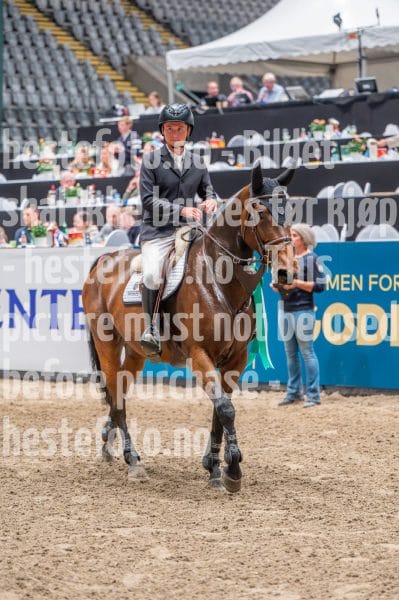 20241018-224458-2024-10-18-22-44-59-97-NIKON-Z-6-2