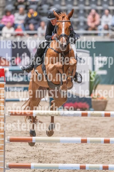 20241020-093442-2024-10-20-09-34-43-80-NIKON-Z-9