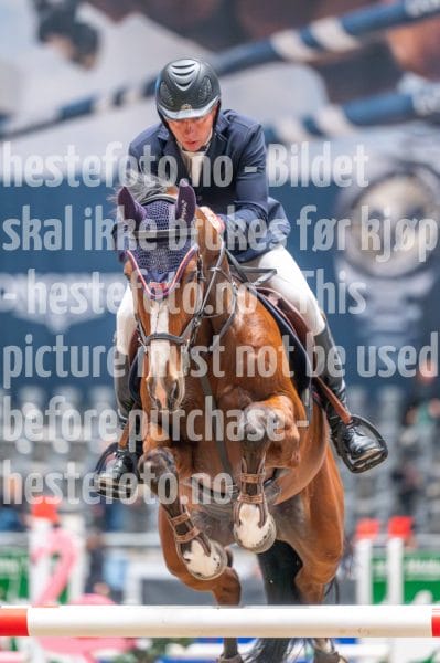 20241020-094041-2024-10-20-09-40-42-42-NIKON-Z-6-2