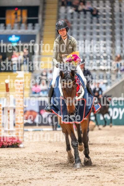 20241020-094922-2024-10-20-09-49-23-61-NIKON-Z-6-2