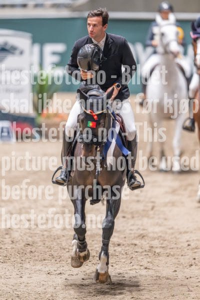 20241020-094923-2024-10-20-09-49-23-13-NIKON-Z-9