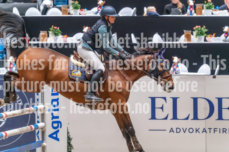 20241020-102734-2024-10-20-10-27-35-18-NIKON-Z-6-2