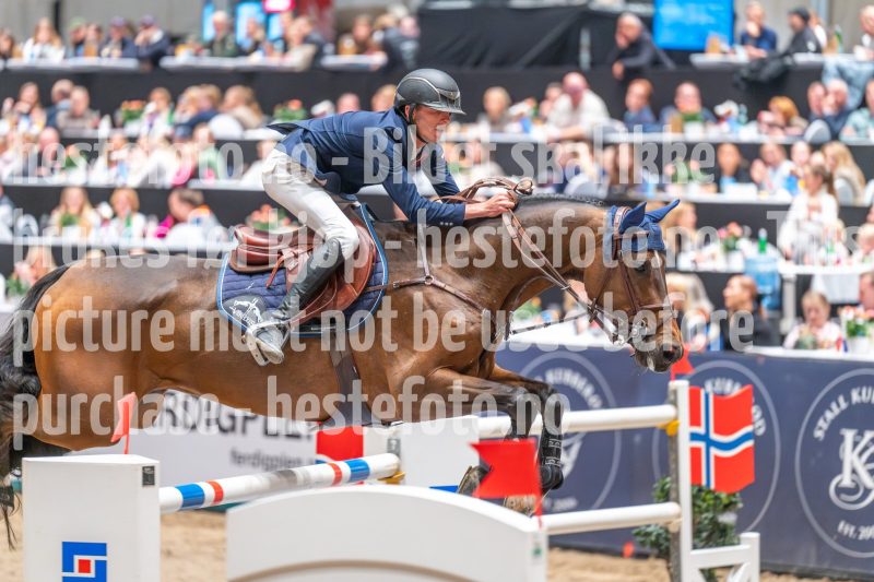 20241020-154352-2024-10-20-15-43-53-61-NIKON-Z-6-2