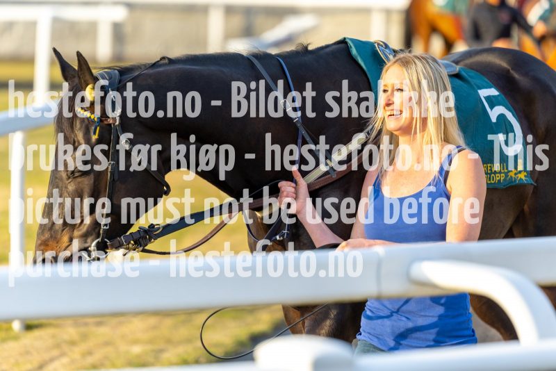 20220421-192008-DSC0221