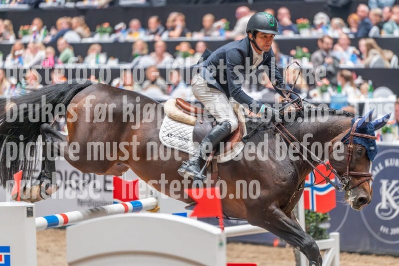 20241020-160732-2024-10-20-16-07-33-23-NIKON-Z-6-2