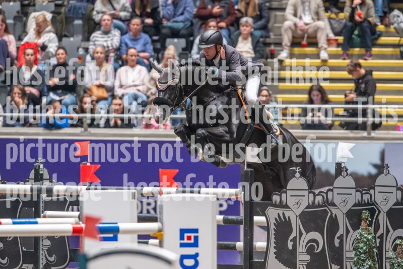 20241020-162845-2024-10-20-16-28-46-93-NIKON-Z-9