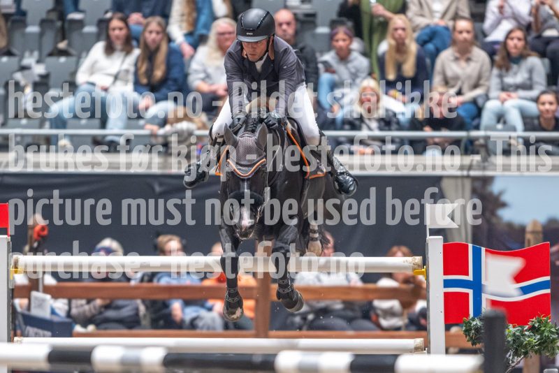 20241020-162912-2024-10-20-16-29-12-42-NIKON-Z-9
