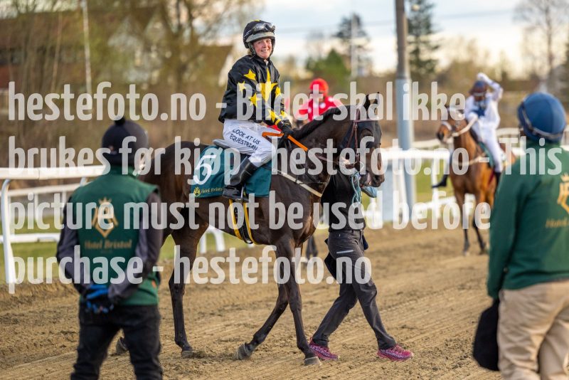 20220428-201911-DSC2527