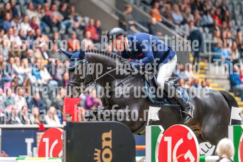 20241020-115635-2024-10-20-11-56-36-11-NIKON-Z-6-2