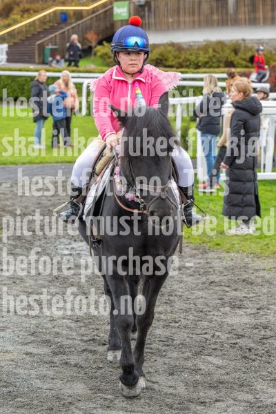 20251102-160627-DSC0348