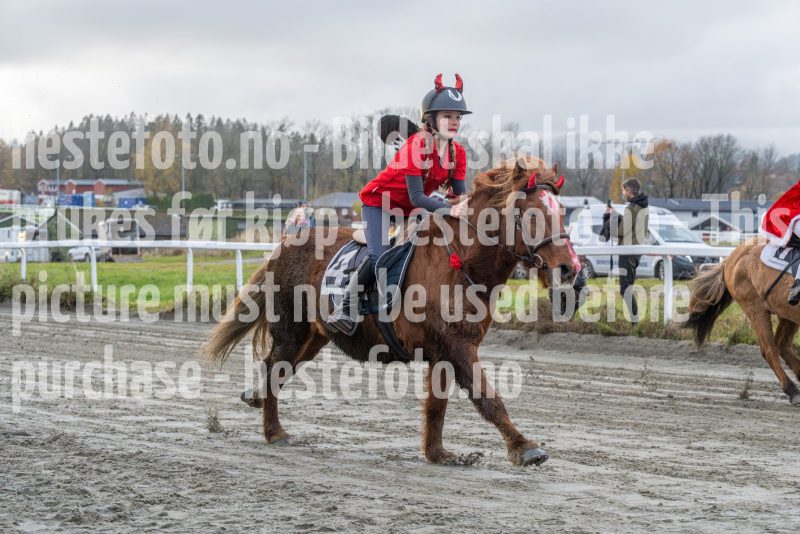 20251102-161951-DSC0437