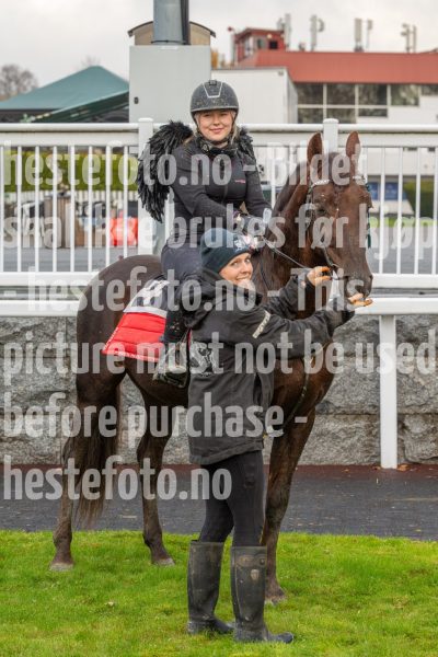 20251102-163957-DSC0628