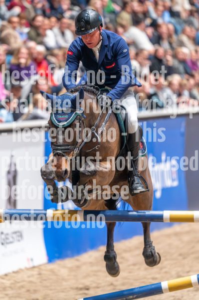 20241020-155821-2024-10-20-15-58-22-27-NIKON-Z-6-2