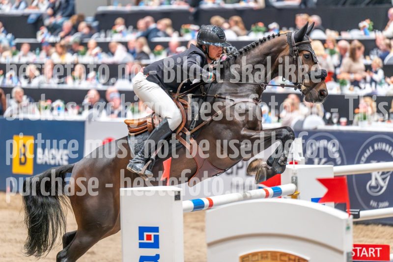 20241020-162429-2024-10-20-16-24-30-64-NIKON-Z-6-2