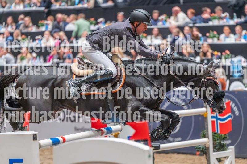 20241020-162843-2024-10-20-16-28-44-63-NIKON-Z-6-2