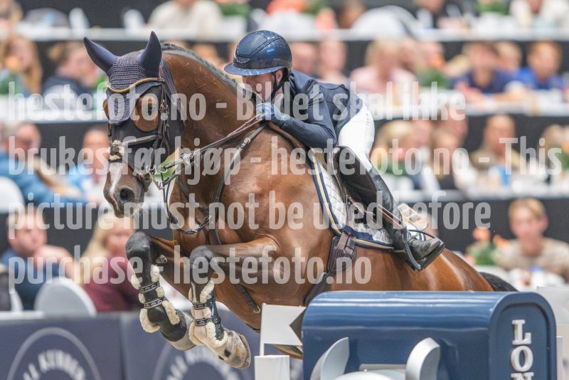 20241020-165359-2024-10-20-16-53-59-53-NIKON-Z-9