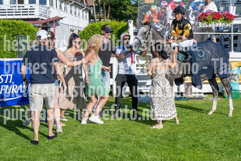 20250710-184702-DSC_2336