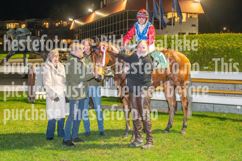 20251113-192521-DSC_0595