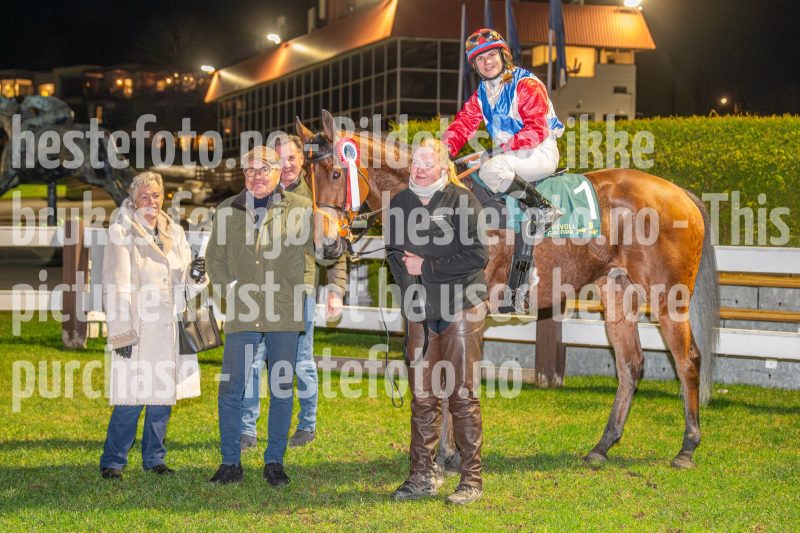 20251113-192531-DSC_0601